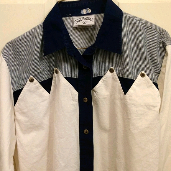 Blouse - Picture 2 of 3